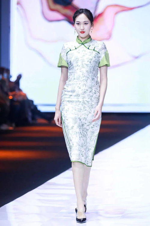 月河共影，衣韻東方 萊素旗袍亮相2021中國(guó)（贛州）服裝原創(chuàng)設(shè)計(jì)周